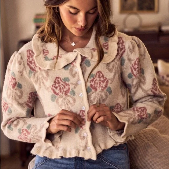 FLORAL PATTERNED RUFFLED COQUETTE BUTTON DOWN
SWEATER CARDIGAN - Picture 8 of 9